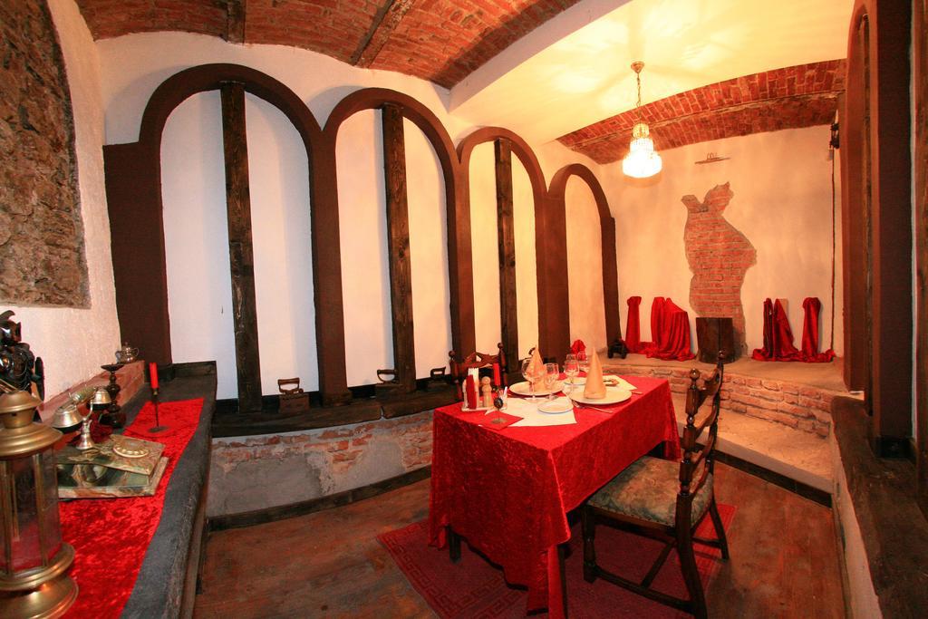 Castelul Lupilor 호텔 Chimindia 외부 사진