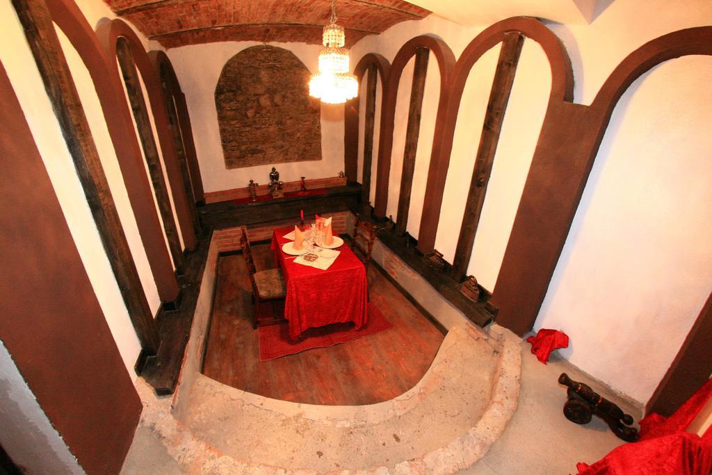 Castelul Lupilor 호텔 Chimindia 외부 사진