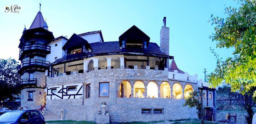 Castelul Lupilor 호텔 Chimindia 외부 사진